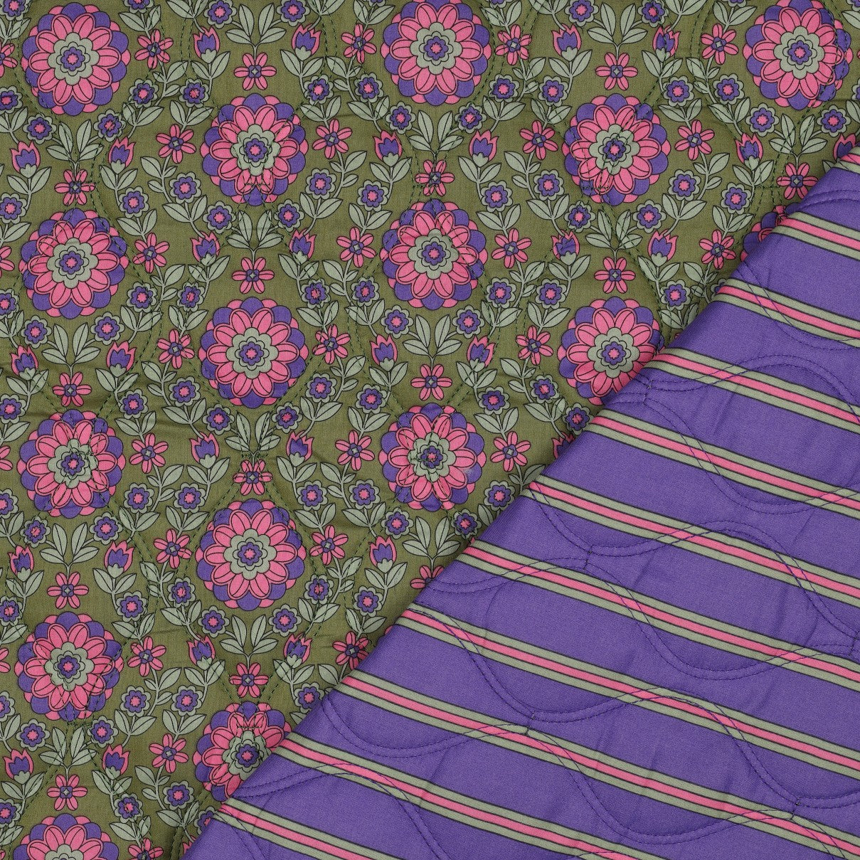 05678.001 COTTON VOILE STEPPED FLOWERS - PURPLE / ARMY GREEN(“quilted” look)
